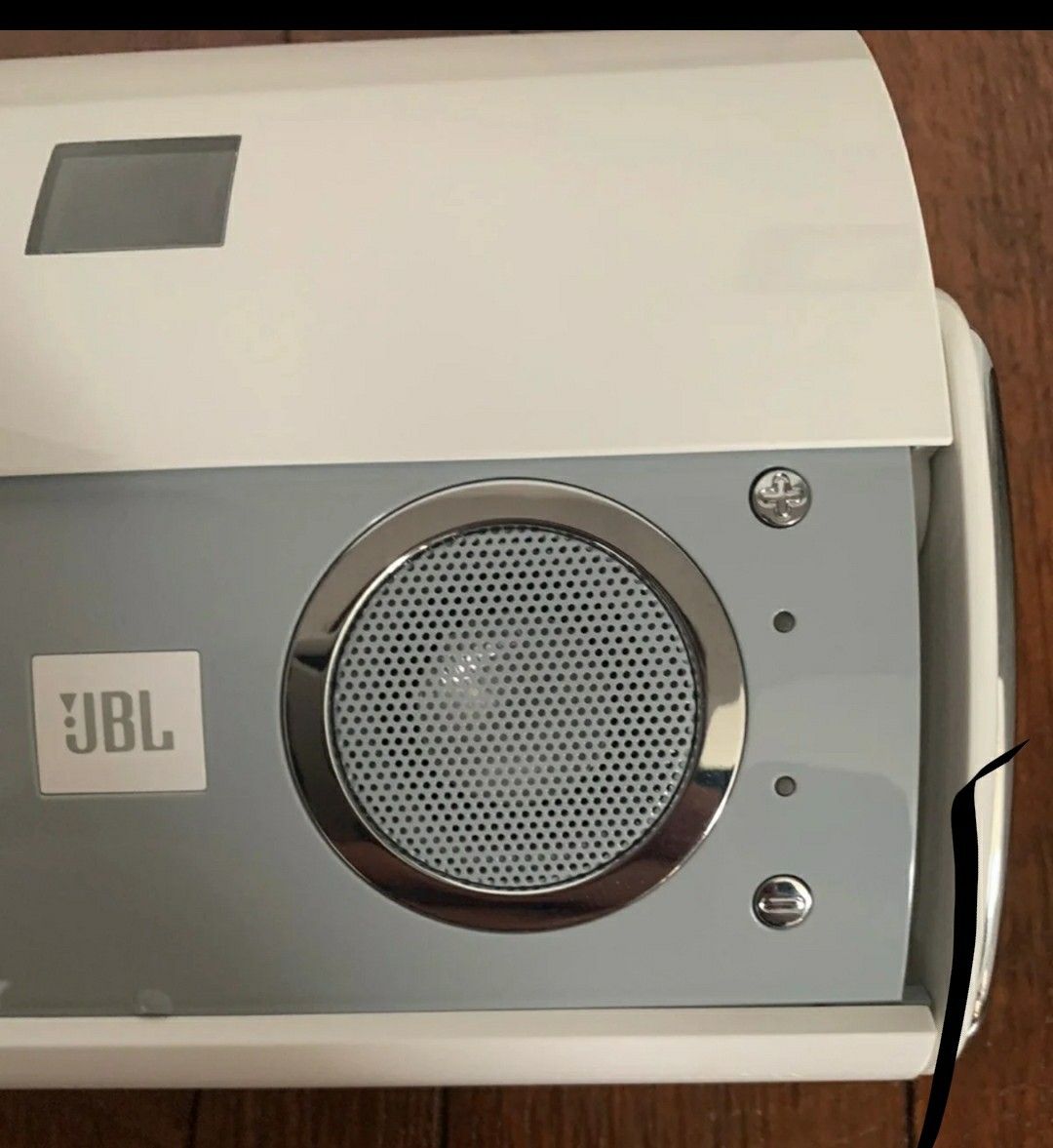JBL ,, OnTour portable speaker