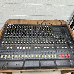 RAMSA WR-8118 Vintage 18-Channel Analog Audio Mixer – Works Great