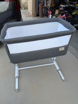 Ronbei bedside bassinet