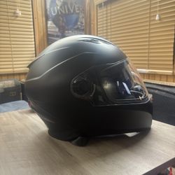 Motorcycle helmet
