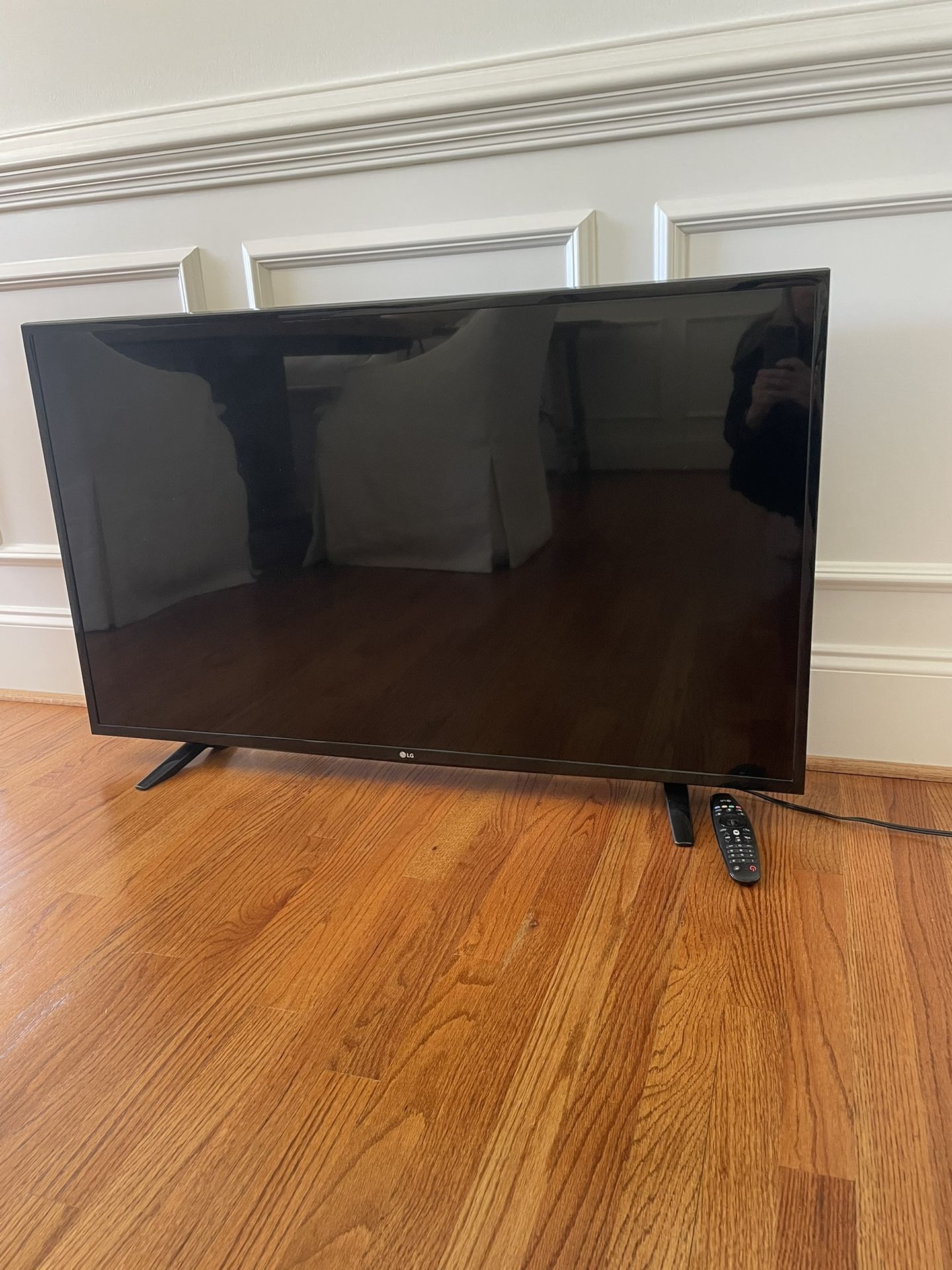 48” LG  TV