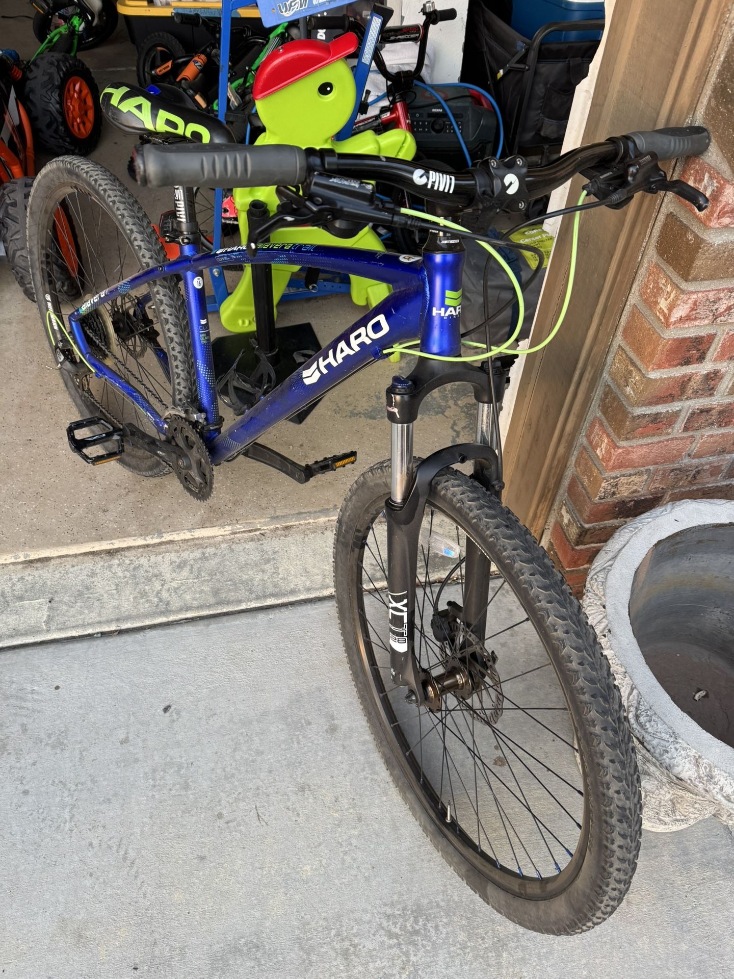 Haro Calavera Trail Men’s Mountain bike 28” Sports & Outdoors