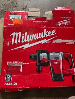Milwaukee 15 lb sds max demolition Hammer