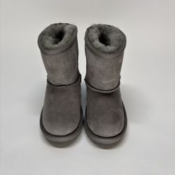 Uggs Toddler Boots ( Girls)