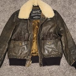 U.S.A WWII Flight/Bomber Jacket w/Leather Flight Gloves