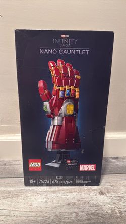 UNOPENED Nano Gauntlet, Iron Man Lego Set