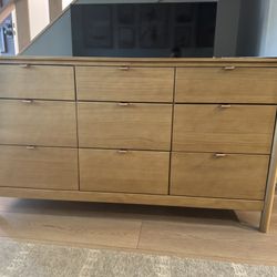 9 Drawer Dresser