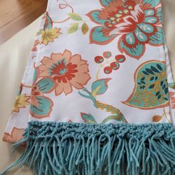 Table Runners / Tree Skirt