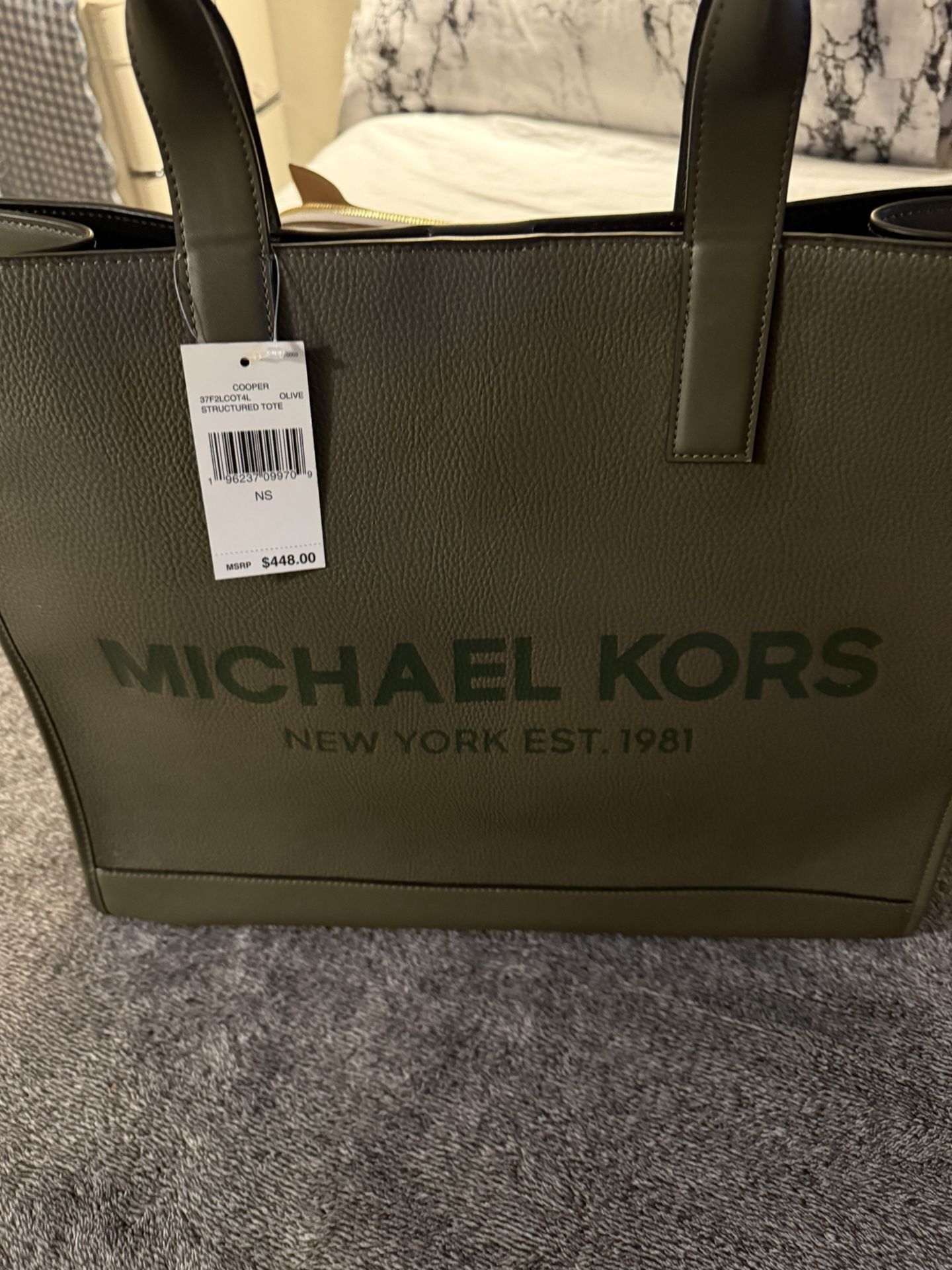 ew Michael Kors shoulder bag