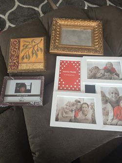 assortment of picture frames 