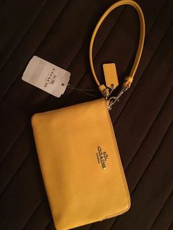 COACH WRIST WALLET AUTHENTIC