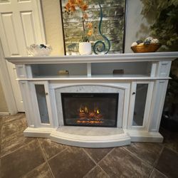Beautiful white Fireplace /tv Stand In Excellent Vonfit