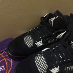 Jordan 4s White Thunder