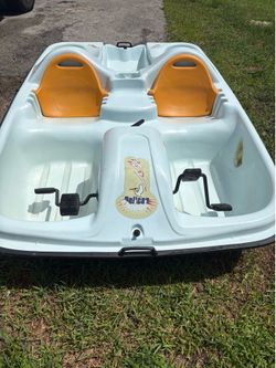 Paddle boat