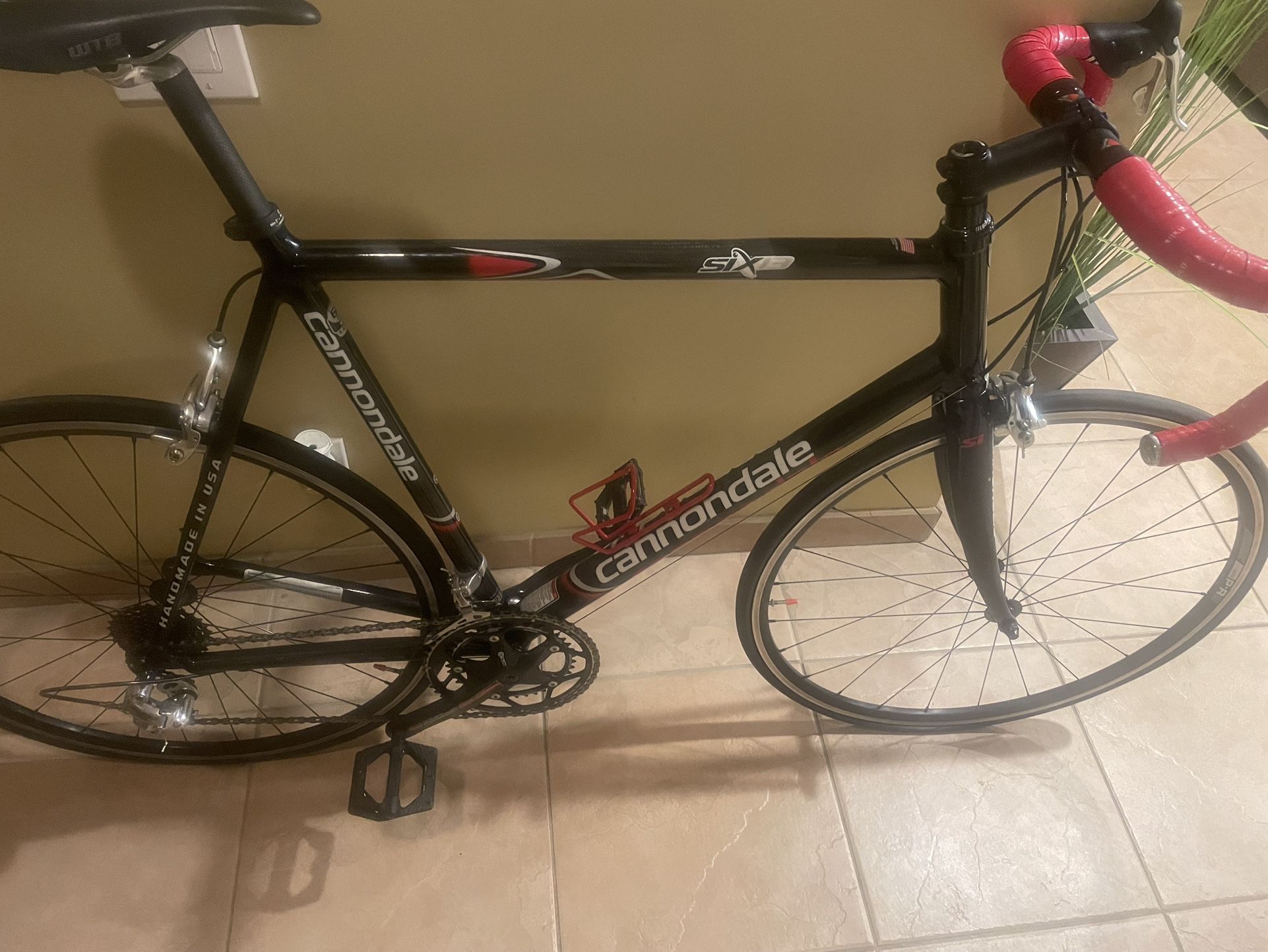 60cm Cannondale Six Road Bike