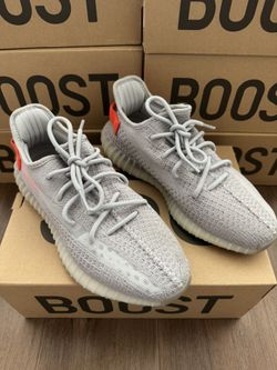 YEEZY BOOST 350V2 (SIZE 9.5)