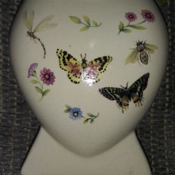 Butterfly Insect Floral Theme Bud Vase Flower Vase Gold Trim

Excellent Condition!!

**Bundle and save with combined shipping**

