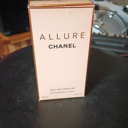ALLURE by CHANEL 