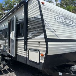 2016 AVENGER 28 Ft