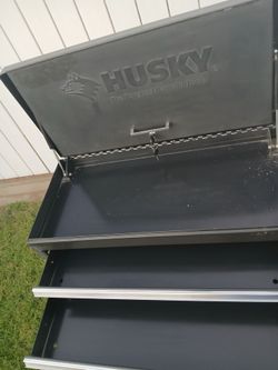 Husky top box