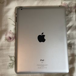 iPad 2nd Generation Cracked Screen Works Fine 