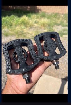 GT WING PEDALS 1/2