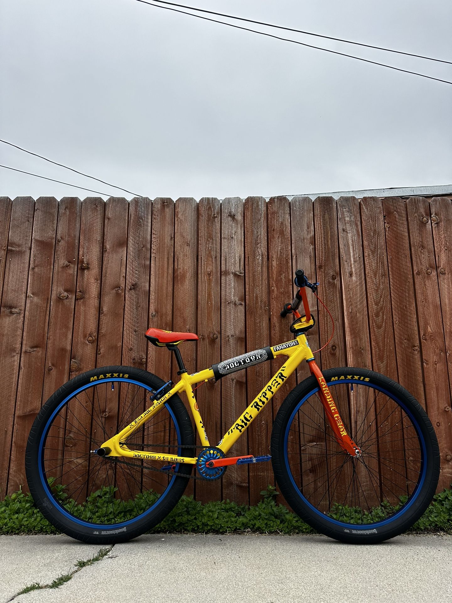SE Bikes x DogTown “Big Ripper” with Major Upgrades for Sale in