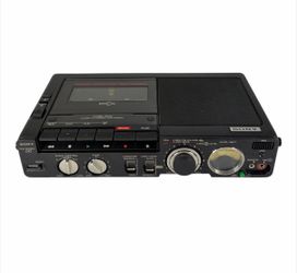 Vintage Sony TCM-5000EV Portable Monaural Cassette Recorder - Power On / READ