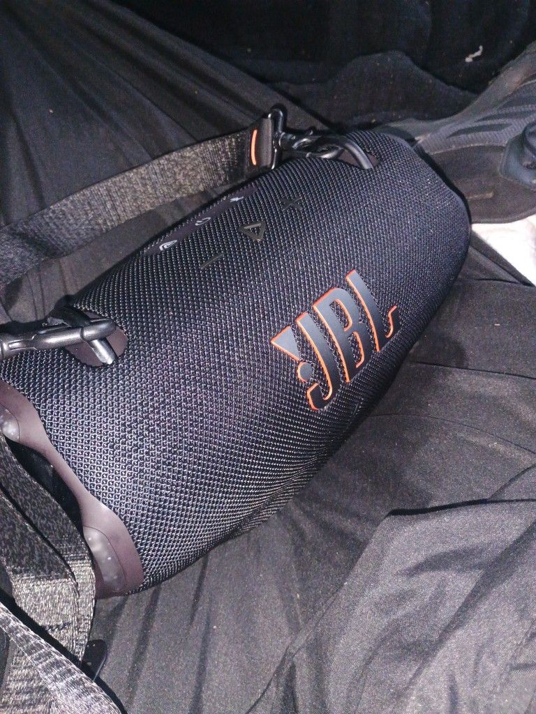 JBL XTREME 4 Bluetooth Speaker Power Bank