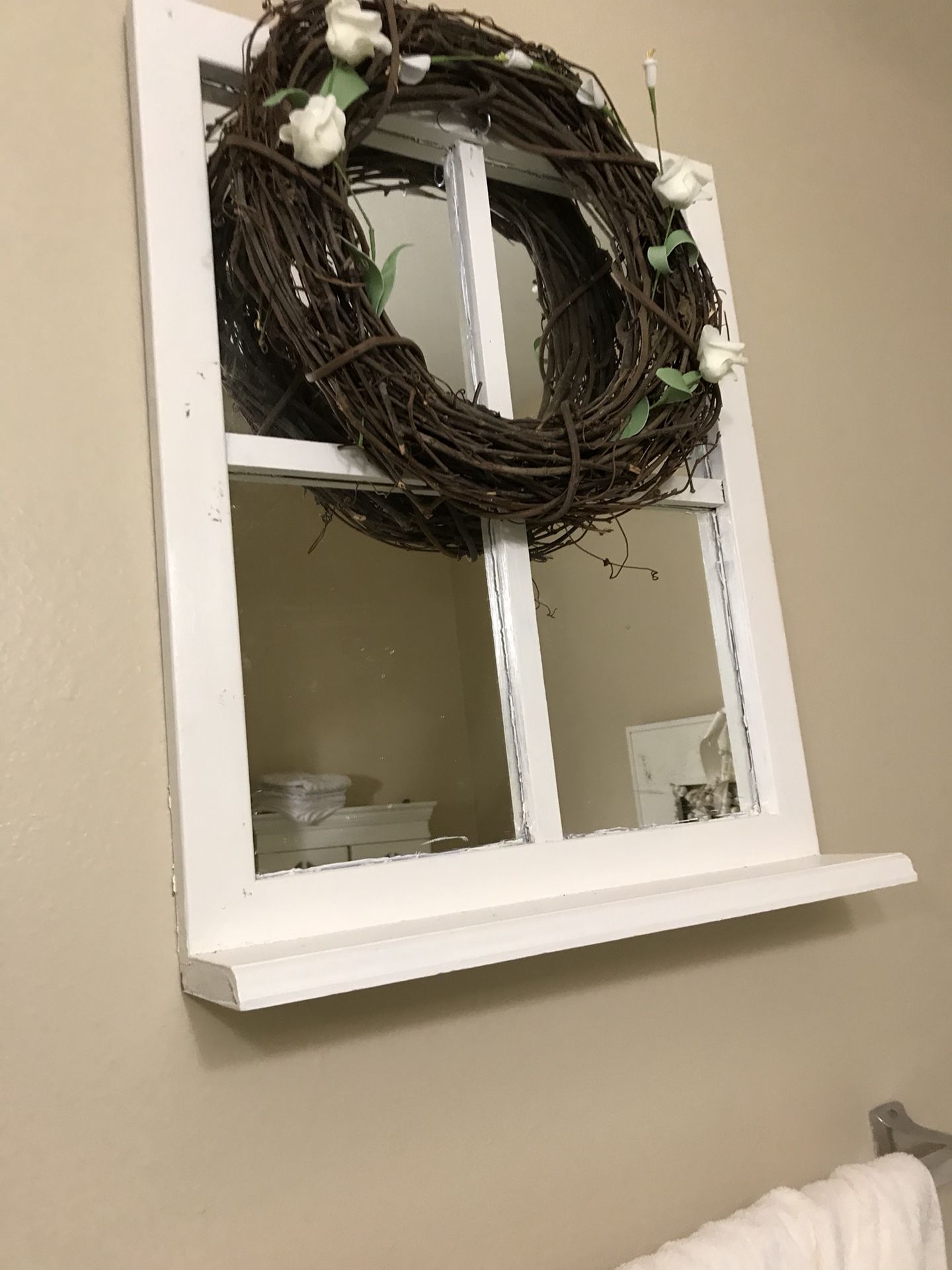 Nice farmhouse window mirror and wreath