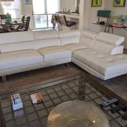 New White Sectional ! Free Delivery 🚚! Financing Available!