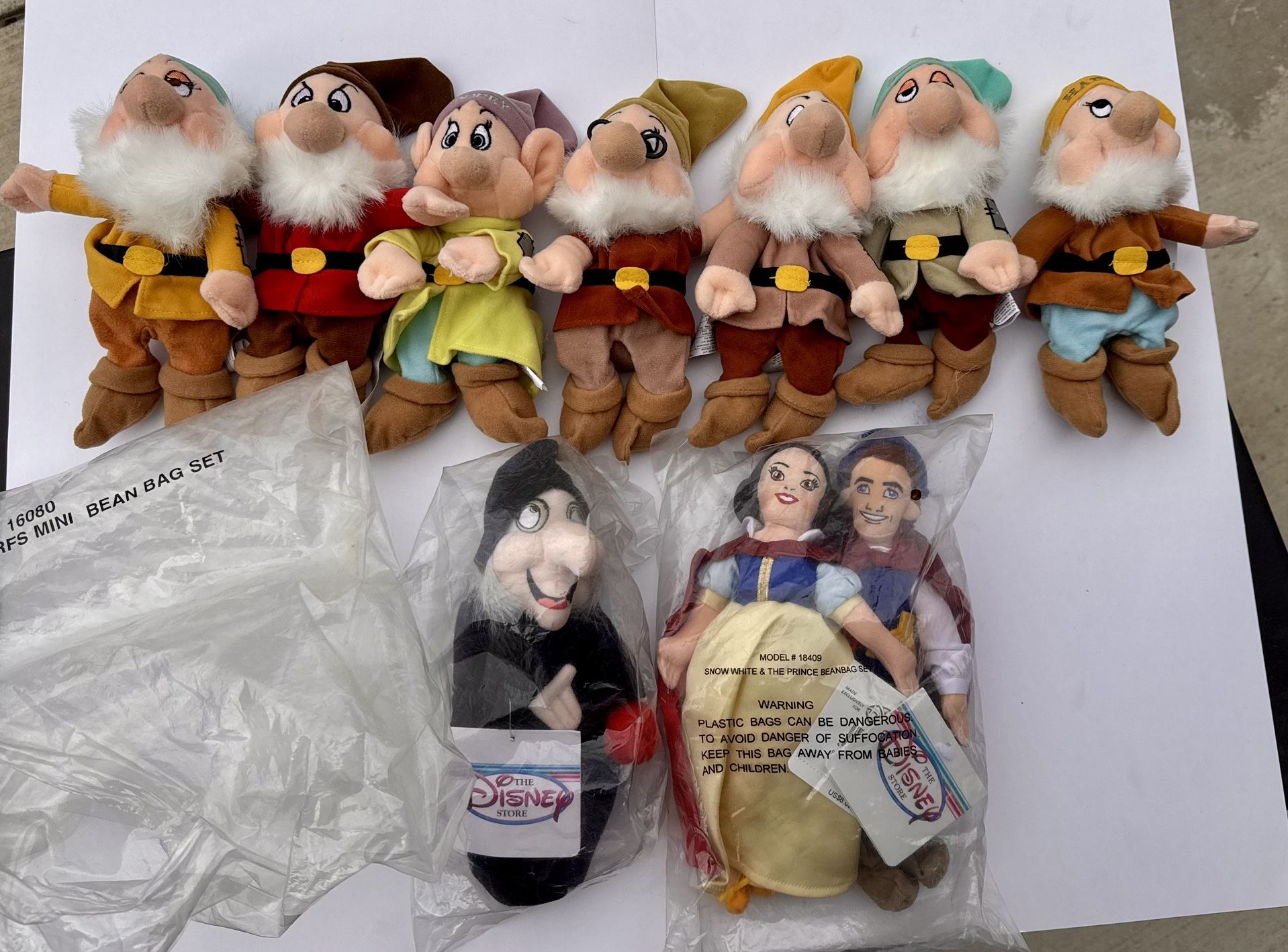 Disney Store Exclusive Snow White & The Seven Dwarfs 8" Beanie/BeanBag Plush Lot