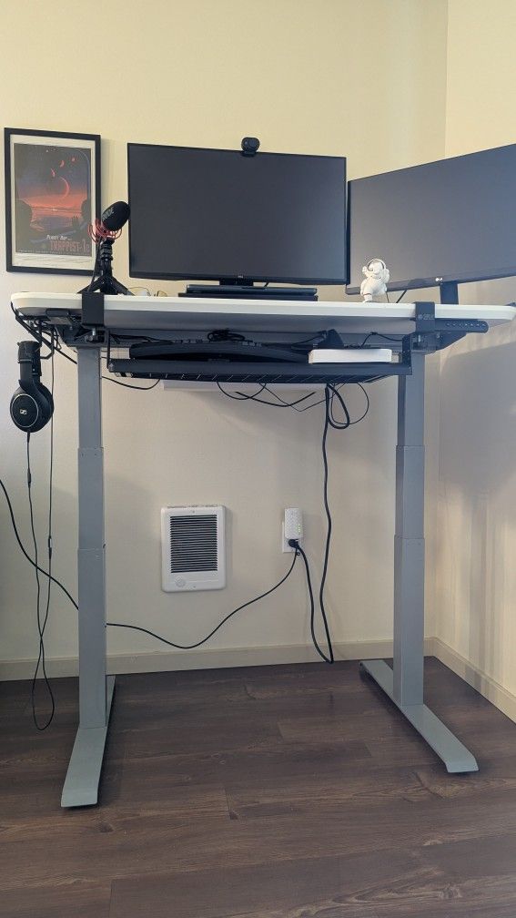 Electric Standing Desk 48x30in