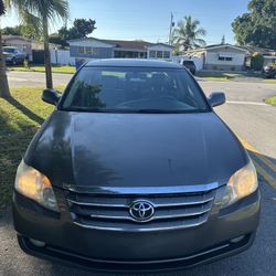 2005 Toyota Avalon