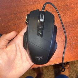 Gaming Mouse With A Built In Auto clicker.