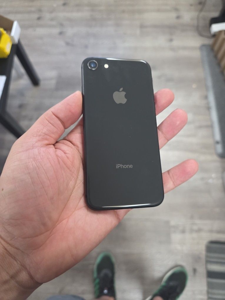 Iphone 8 64gb. Unlock Any Sim