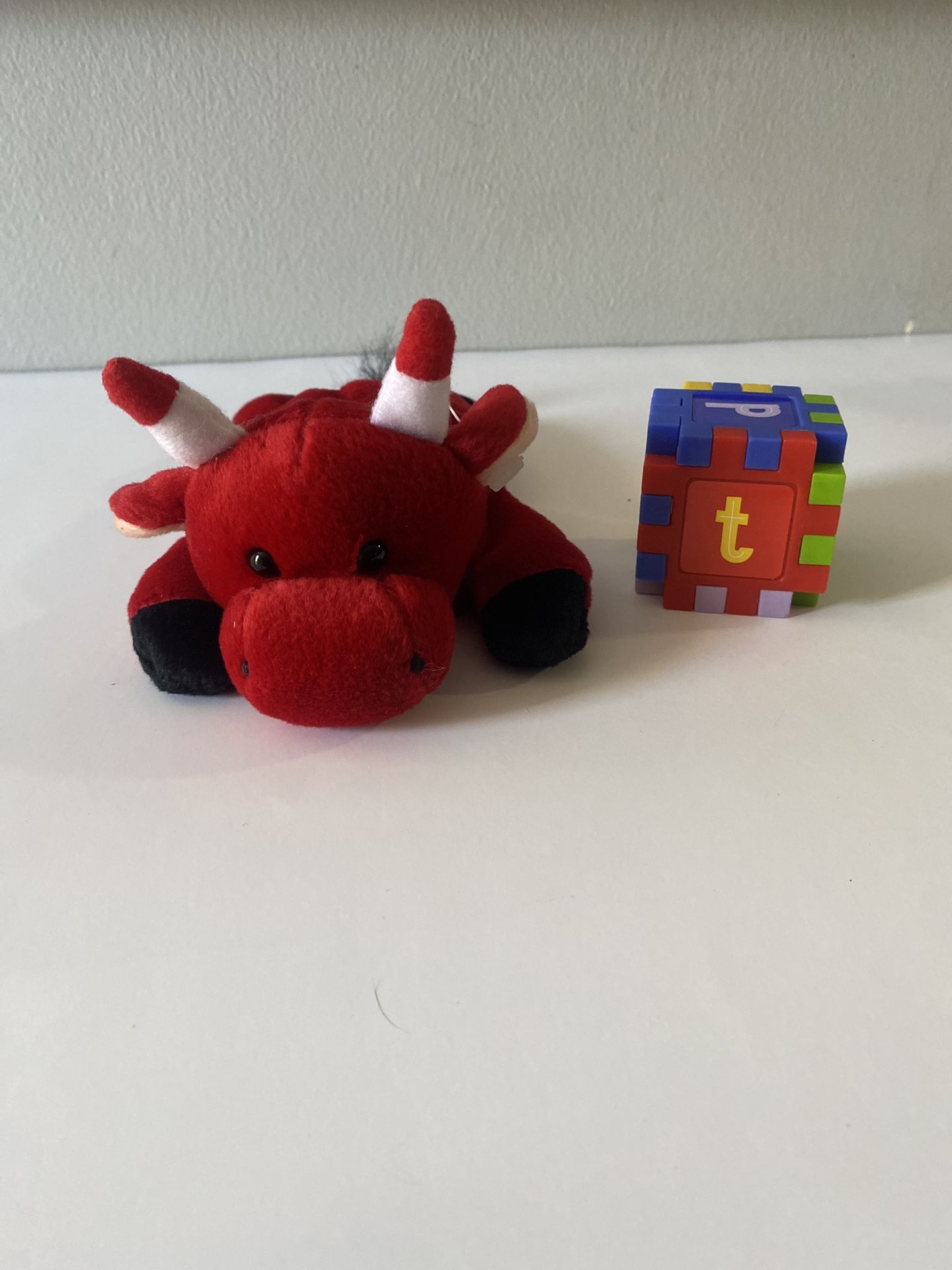 BEAN SPROUTS - TORRO - Red Bull Vintage Bean 8 Inch bag plush Toy