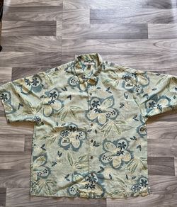 Tommy Bahama Men’s XL Hawaiian Silk Shirt – Short Sleeve, Vacation Style