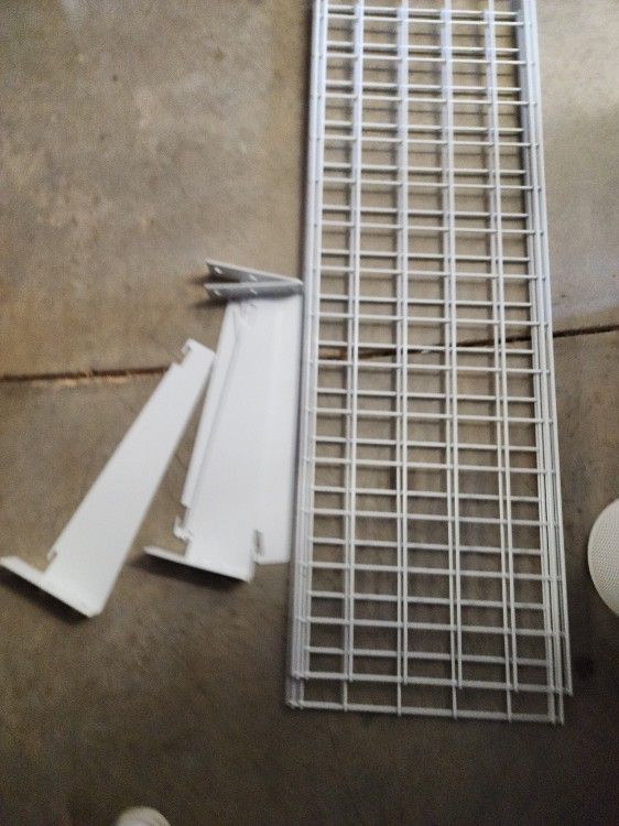 2 Wall Racks With Shelves