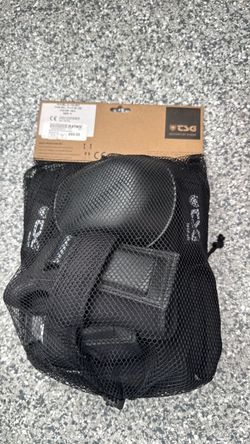 Skate pads, knee, elbow and wrist, size small, brand new