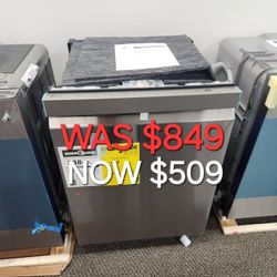 24 In. Top Control Standard Doahwasher With QUADwash , 3 Racks, Dynamic And Dry 