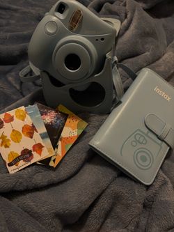 Fujifilm Instax Mini 7+ Instant Camera Bundle