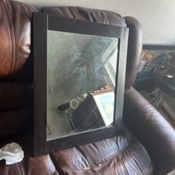 Espejo 25x28 $10