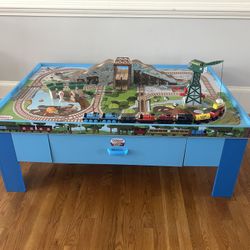 Thomas & Friends Train Table, engines and tracks