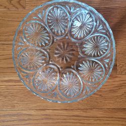 Vintage Anchor Hocking Medallion Starbust Pattern Clear Cut Glass Serving Bowl