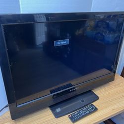 Dynex 32" 720p LCD HDTV (Model: DX-32L221A12) - Excellent Condition!

