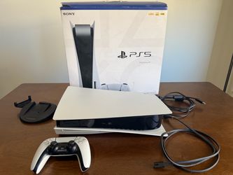 Like New Playstation 5 (PS5) 825 GB Disc Drive + cables, box, controller