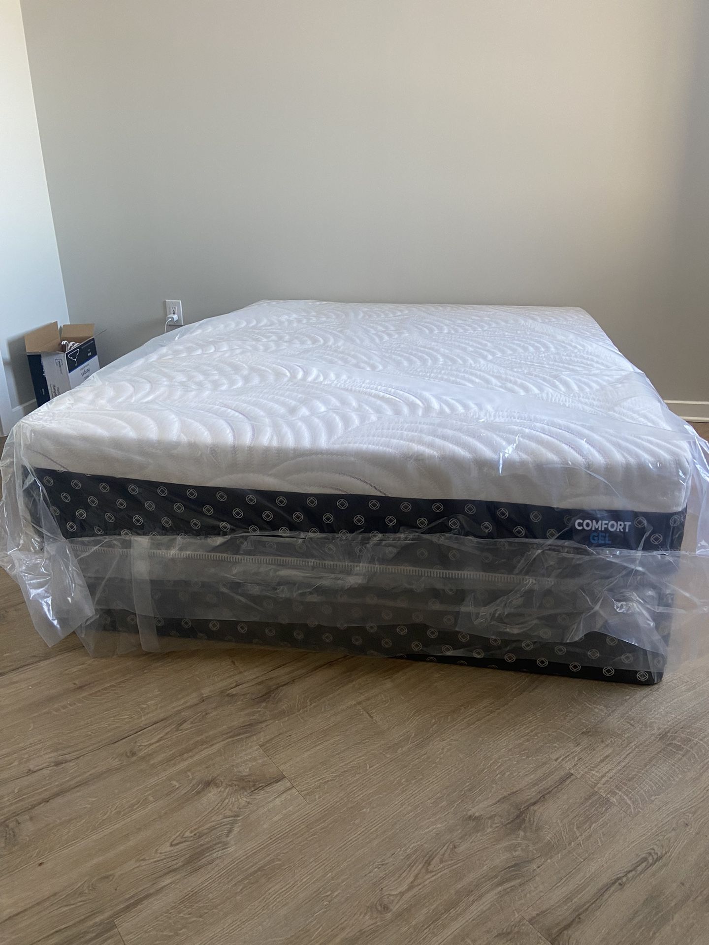 Queen Memory Foam Gel Come With Free Box Spring Free Delivery 🚚 Today To Reasonable Distance