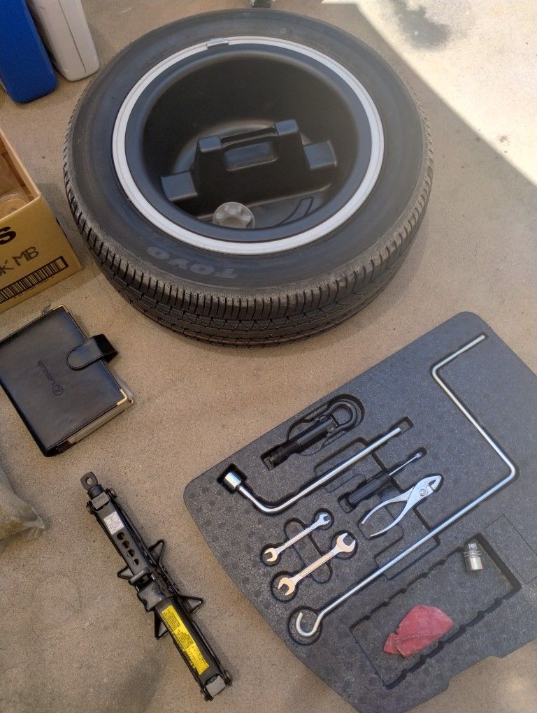 Lexus ES330 Full Spare Tire Kit β OEM Rim + Tools + Jack + Manuals (2005)
π²$220 OBO | πSantee (92071)