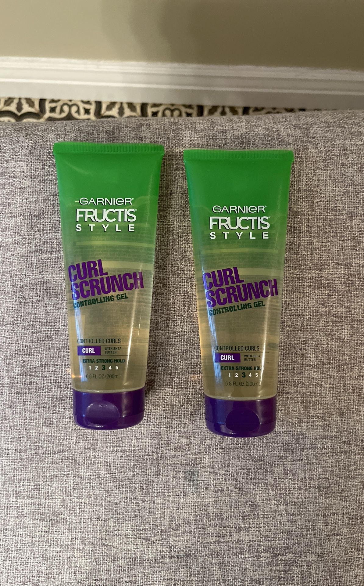 2 Garnier Fructis Curl Scrunch Controlling Gel
